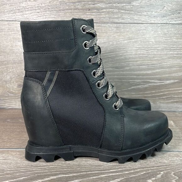 Sorel Joan of Arctic Wedge III Lexie Women’s Sz 6 Black Jet Leather Boots - Picture 1 of 11